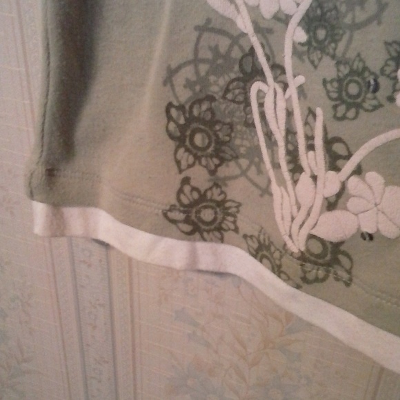 SOLD ~ ESSENTIALS SEQUINS 3/4 SLEEVE GREEN/WHITE LAYERED LOOK TOP - Picture 6 of 7